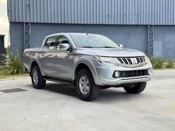 MITSUBISHI L200 TRITON 2.4 16V TURBO DIESEL SPORT HPE CD 4P 4X4 AUTOMÁTICO